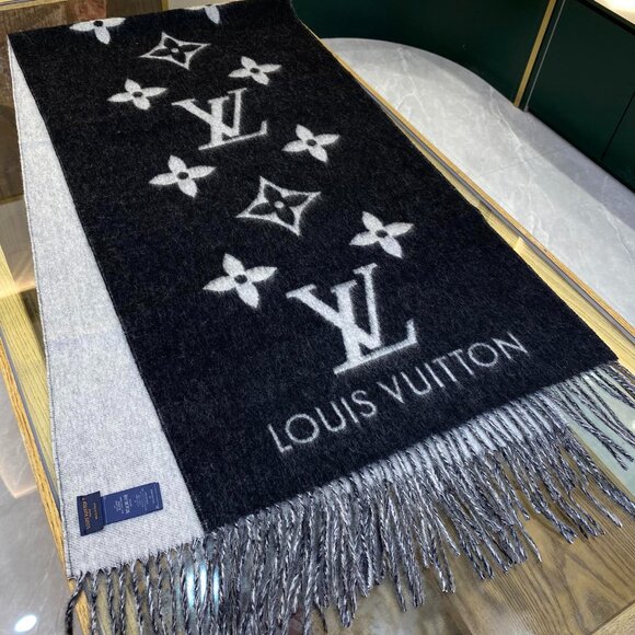 Louis Vuitton Reversible Monogram Scarf - Picture 1 of 4